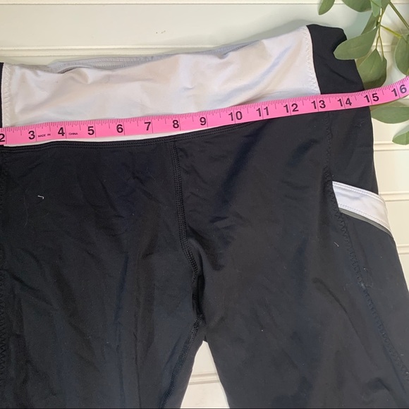 Lululemon capris - Picture 3 of 5